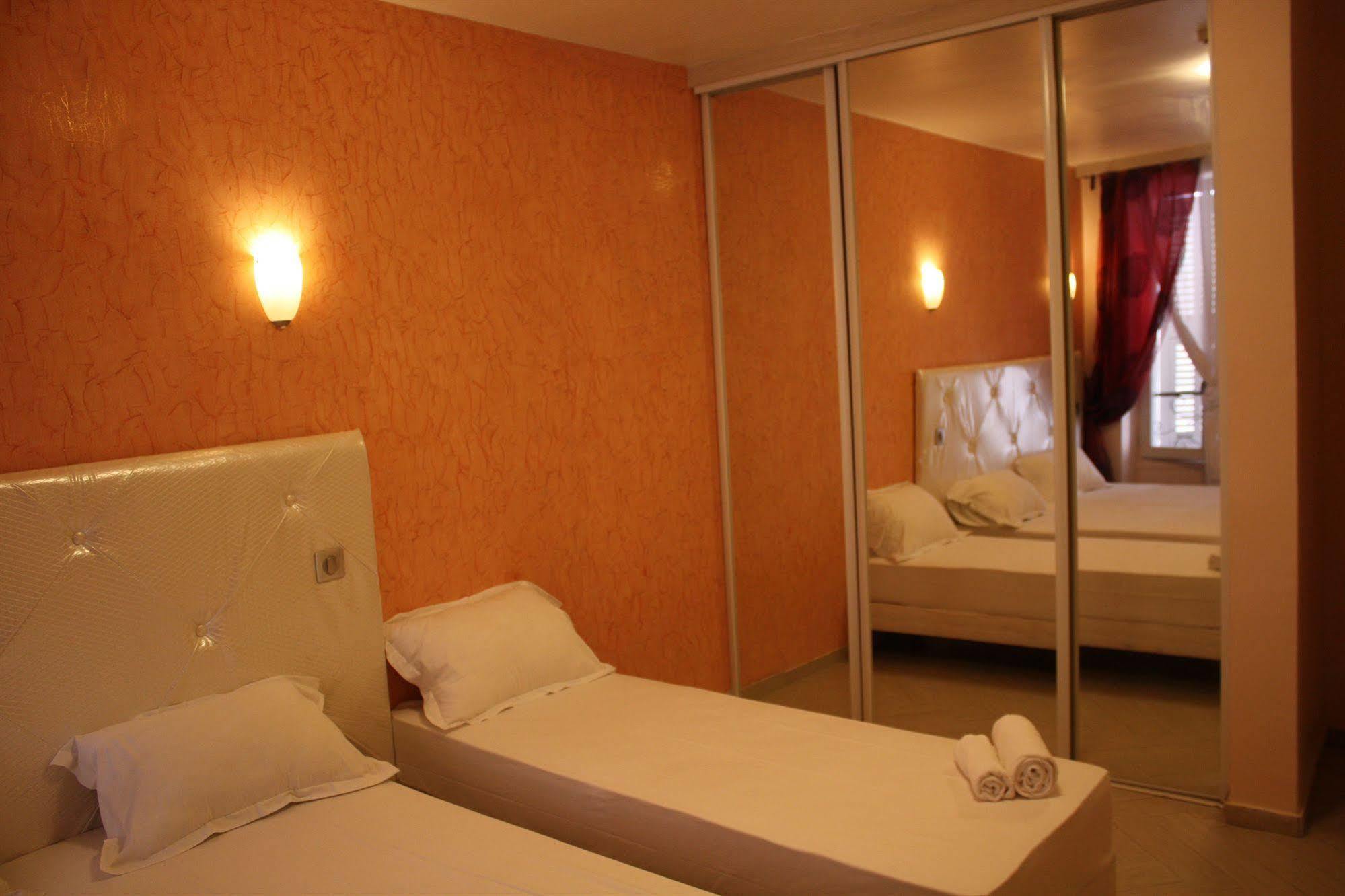 Arcotel Cannes 4 Minutes Du Palais Des Festivals - New Management New Team - Old Revievv Exteriör bild